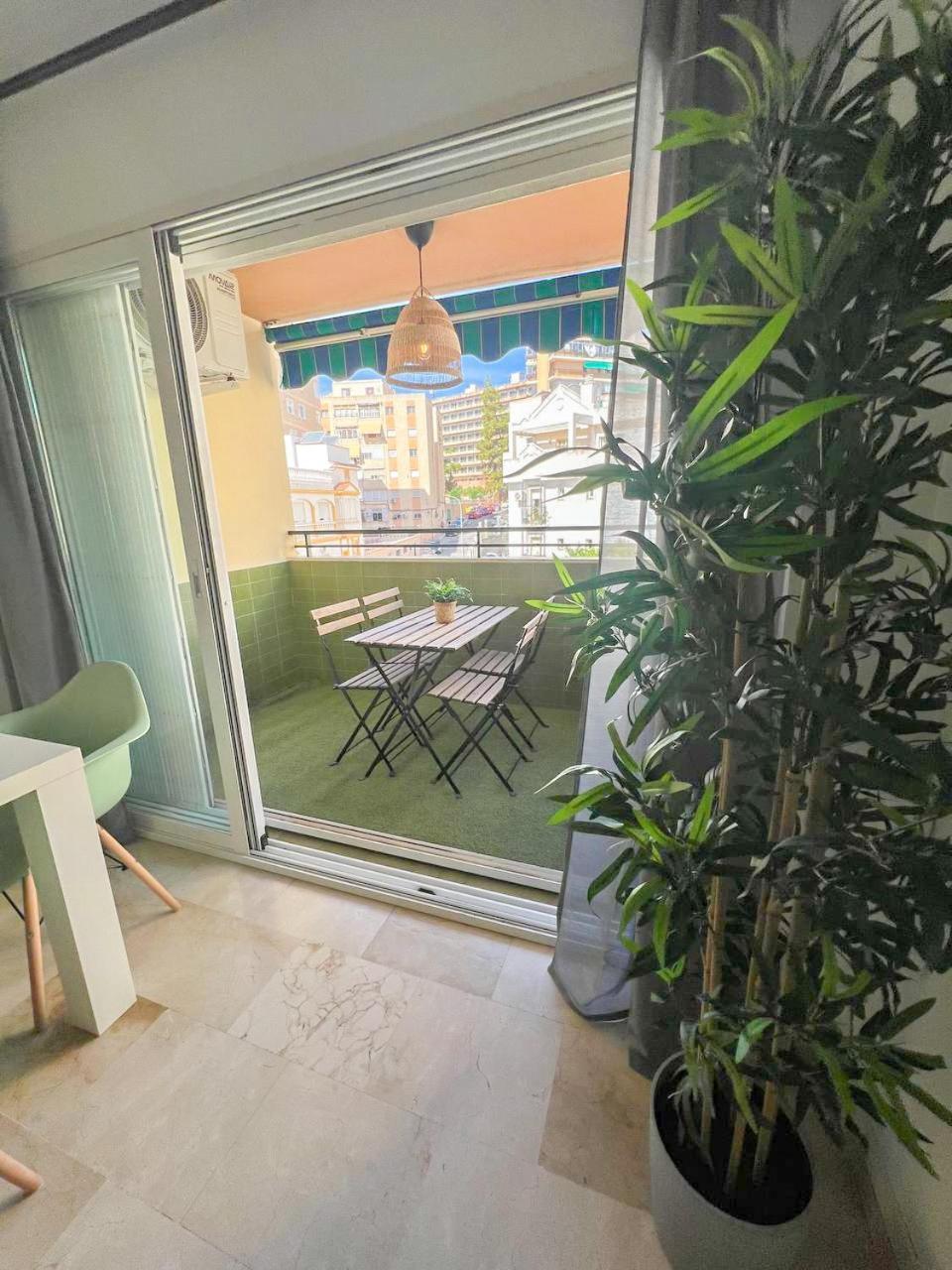 Large & Cozy Centrally Appartement